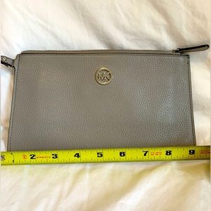 Like New, Michael Kors, Gray pebbled leather wristlet. Pristine condition!!